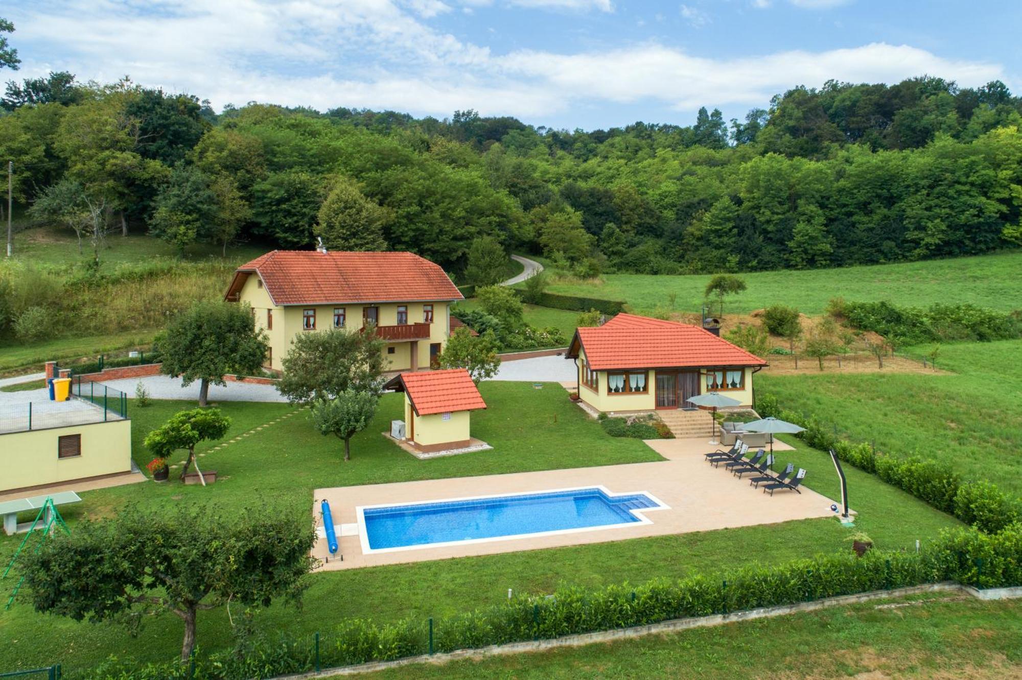 Ruralna Kuca 'Villa Zagorka' Za Odmor Sa Bazenom I Bocalistem Donja Pacetina Exteriör bild
