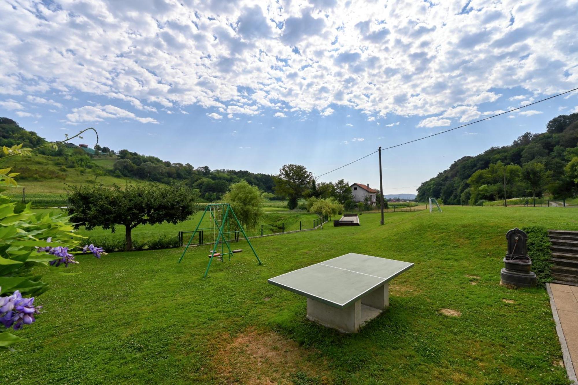 Ruralna Kuca 'Villa Zagorka' Za Odmor Sa Bazenom I Bocalistem Donja Pacetina Exteriör bild