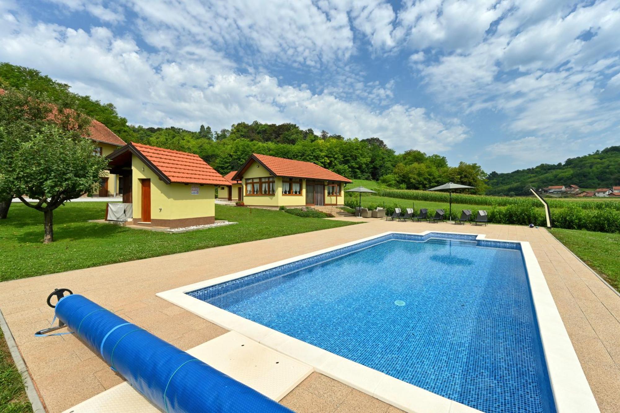 Ruralna Kuca 'Villa Zagorka' Za Odmor Sa Bazenom I Bocalistem Donja Pacetina Exteriör bild
