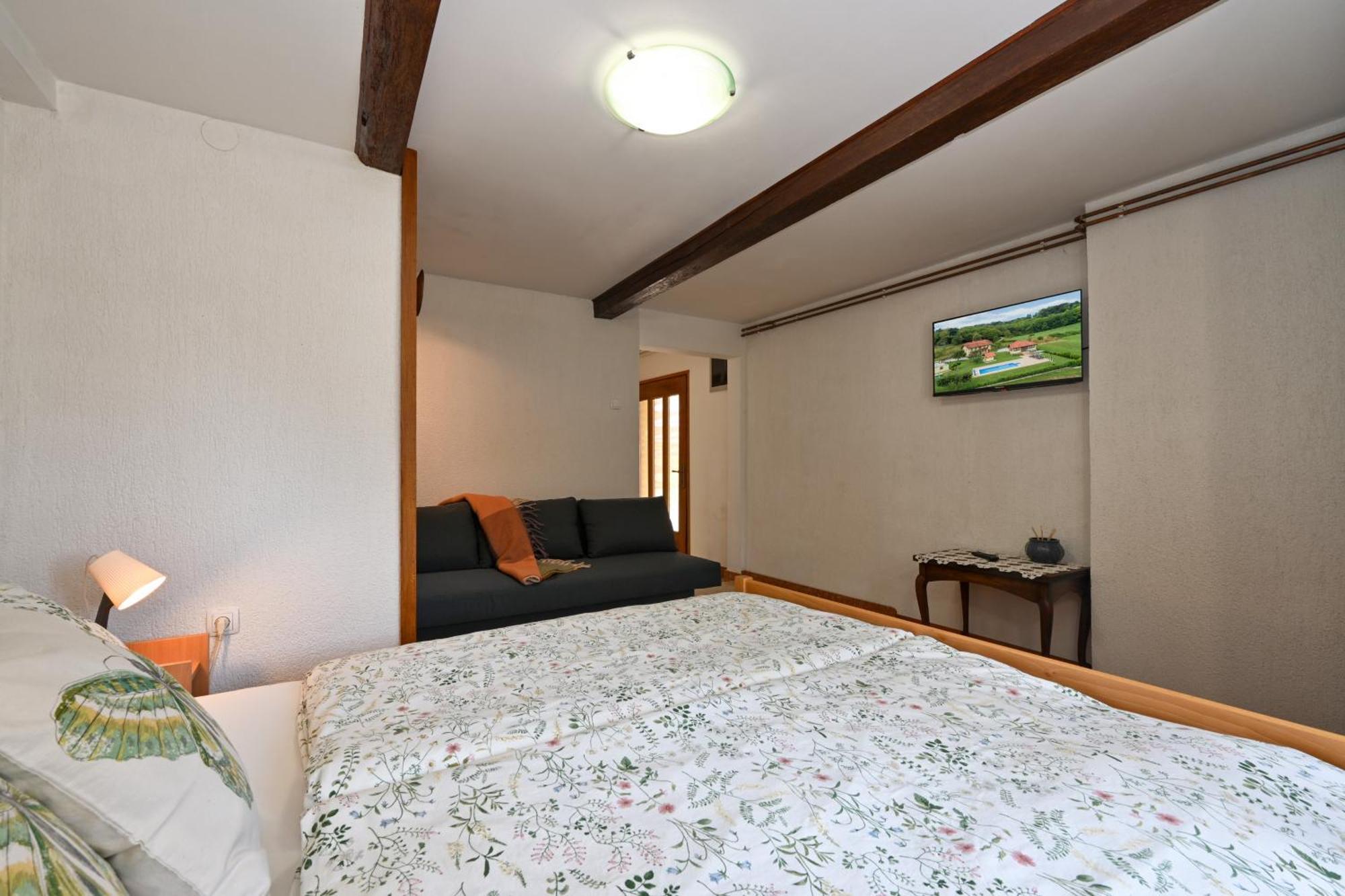 Ruralna Kuca 'Villa Zagorka' Za Odmor Sa Bazenom I Bocalistem Donja Pacetina Exteriör bild